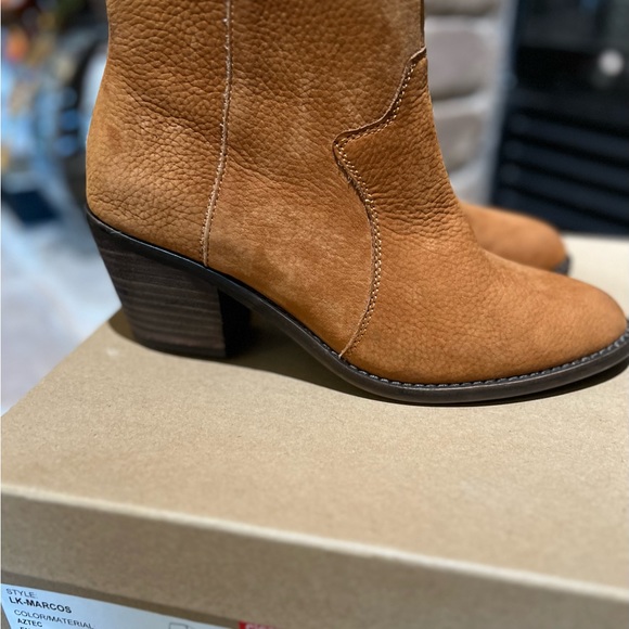 - Lucky Brand Marcos womens 8.5 bootie with box. - Picture 4 of 11